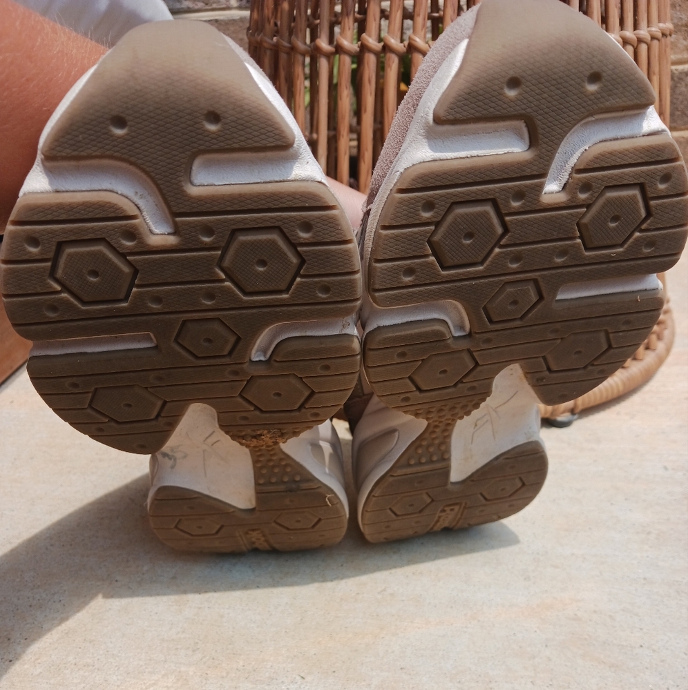 Reebok Charge Beige and Cream Chunky Sneakers - Picture 4 of 4